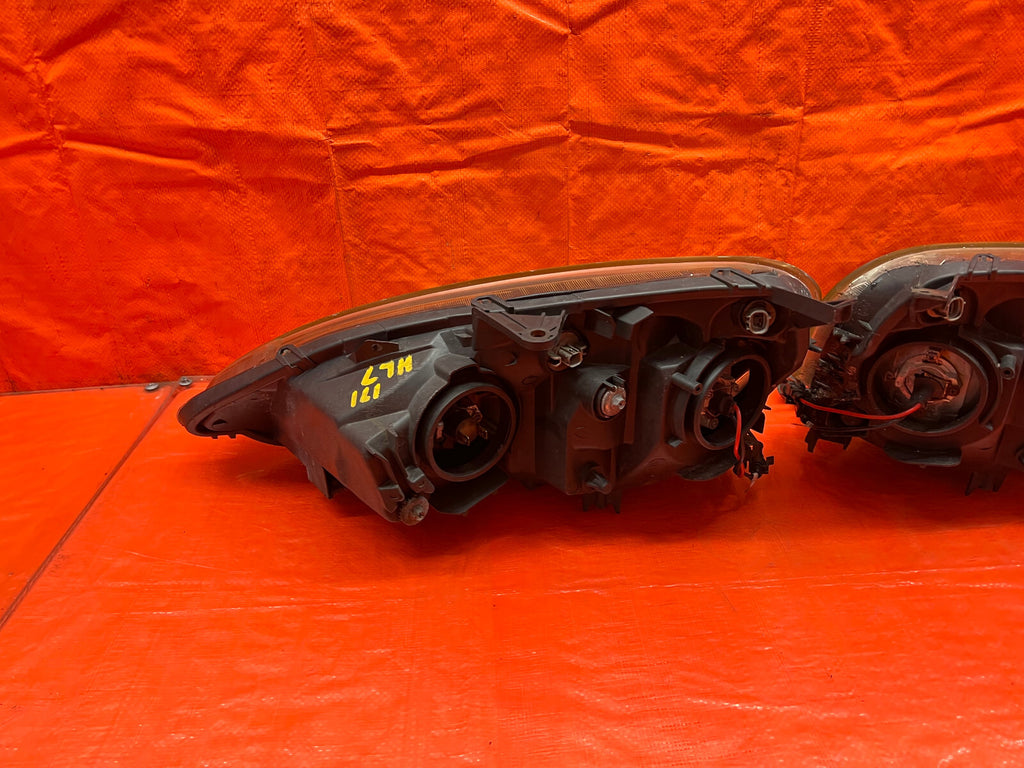 02 04 ACURA RSX   AFTERMARKET BRAND BLACK HOUSING HEADLIGHTS   LEFT & RIGHT #17119