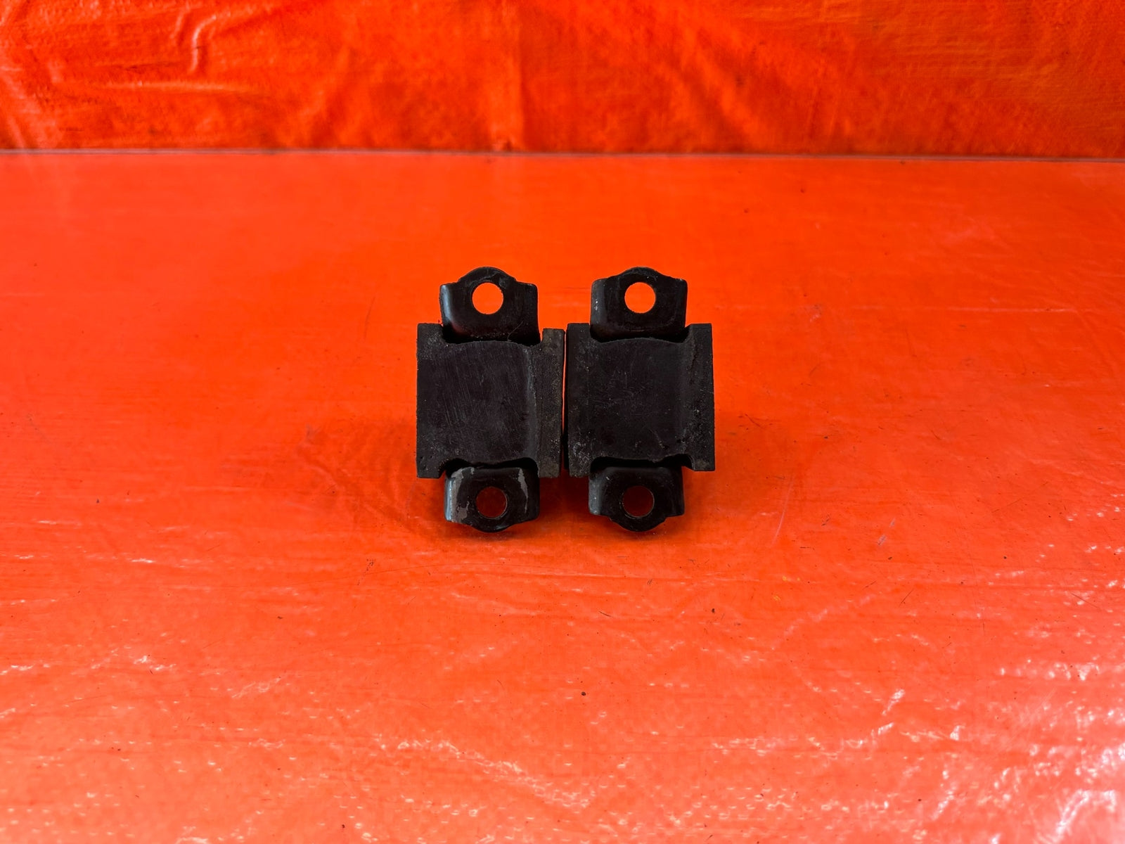 04 08 ACURA TSX   FRONT SWAY BAR BUSHINGS AND BRACKETS   OEM FACTORY #19613