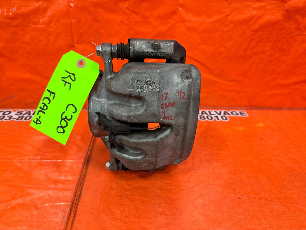 15 20 MERCEDES BENZ   W205   C300   NON SPORT   RIGHT FRONT BRAKE CALIPER OEM 26