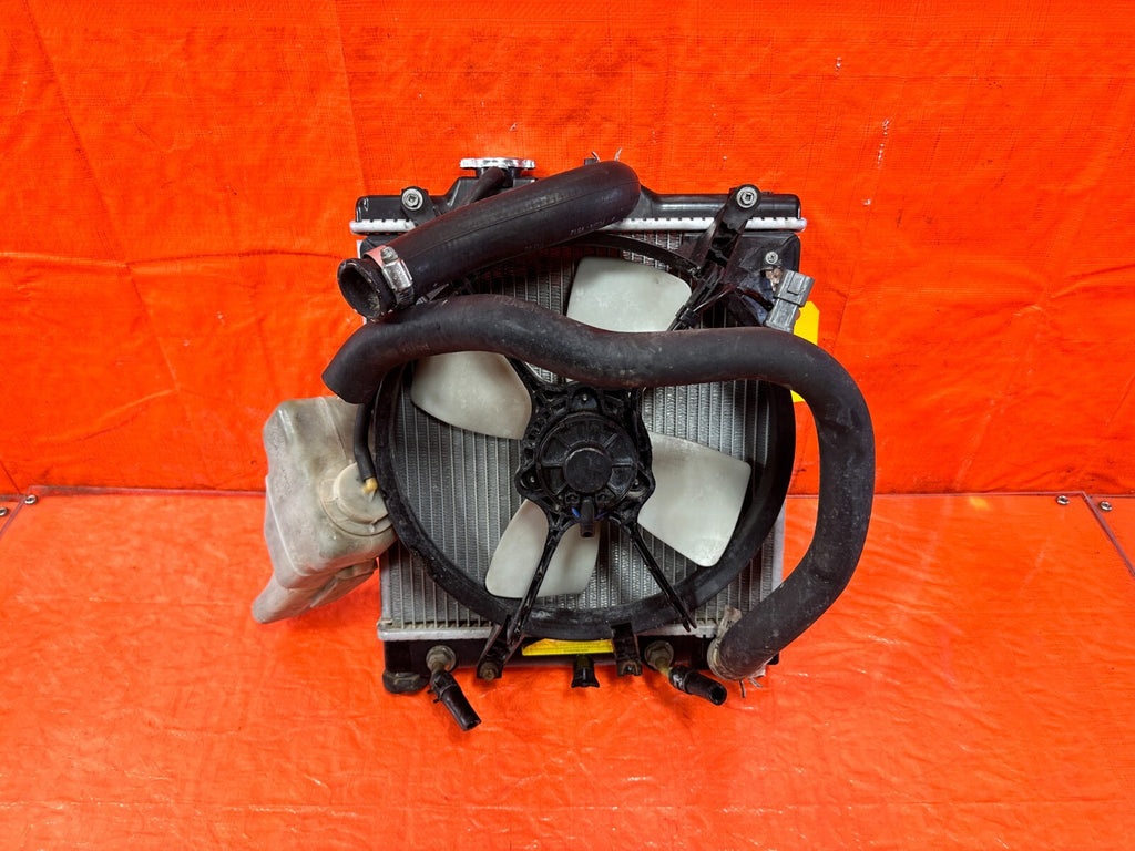 93 97 HONDA DEL SOL 92 00 CIVIC   RADIATOR W/ FAN & HOSES   OEM #2977