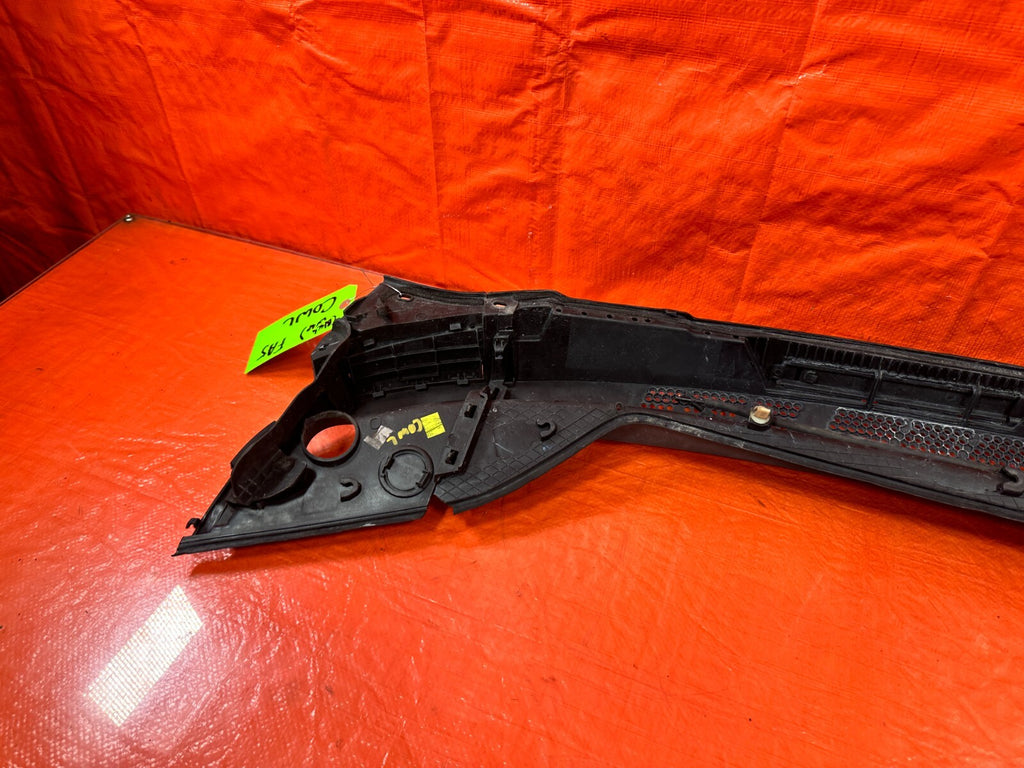 06 11 CIVIC 4D SEDAN   CENTER WINDSHIELD WIPER COWL TRIM PLASTIC OE OEM FA5 FLAW14