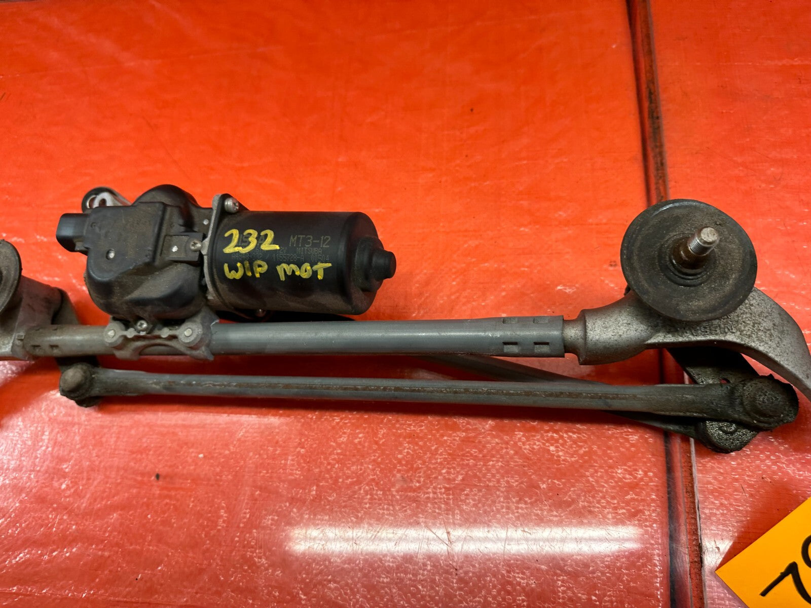 08 15 INFINITI G37 & Q60    2D COUPE   WINDSHIELD WIPER MOTOR W/ LINKAGE OEM 2323
