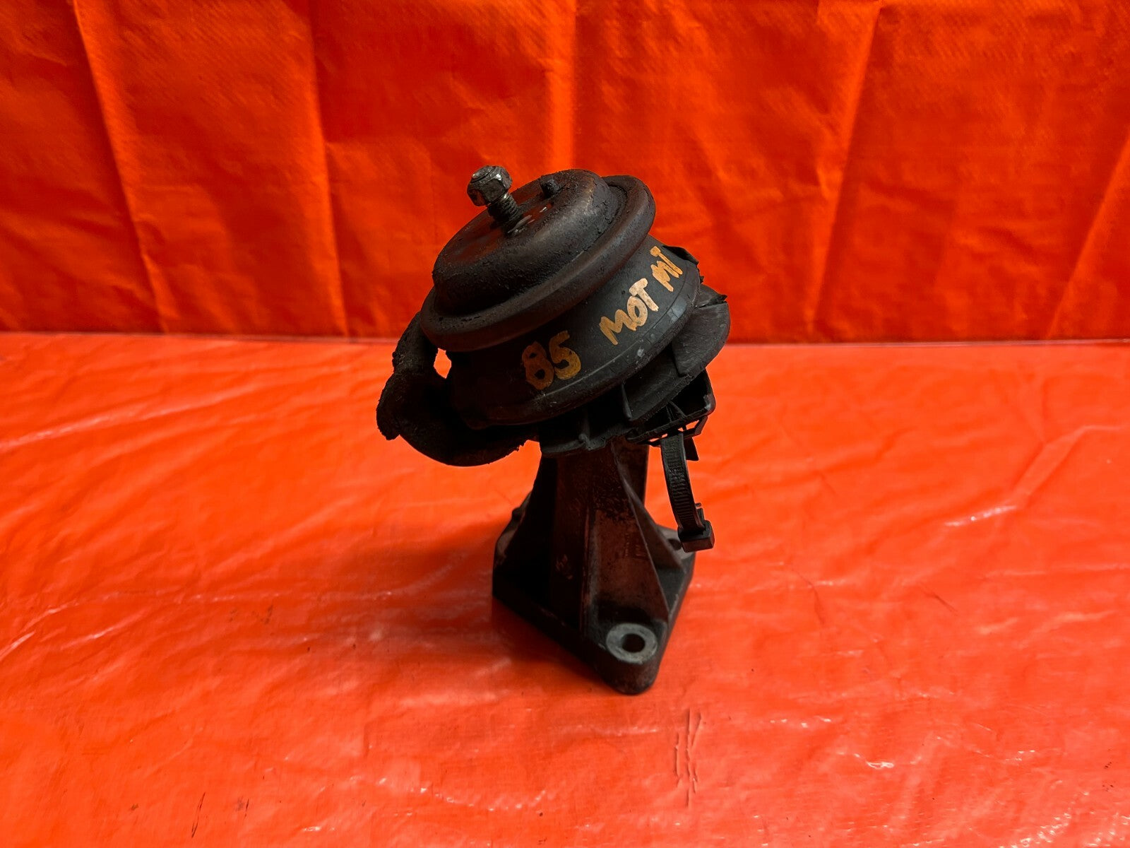 90 96 NISSAN 300ZX NON TUBO MODEL   DRIVER LEFT ENGINE MOTOR MOUNT W/ BRACKET5