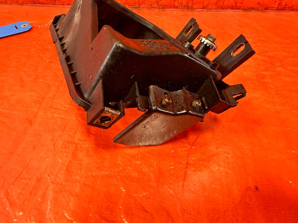 92 95 HONDA CIVIC   2D COUPE   PASSENGER RIGHT HEADLIGHT BRACKET HOUSING 3276