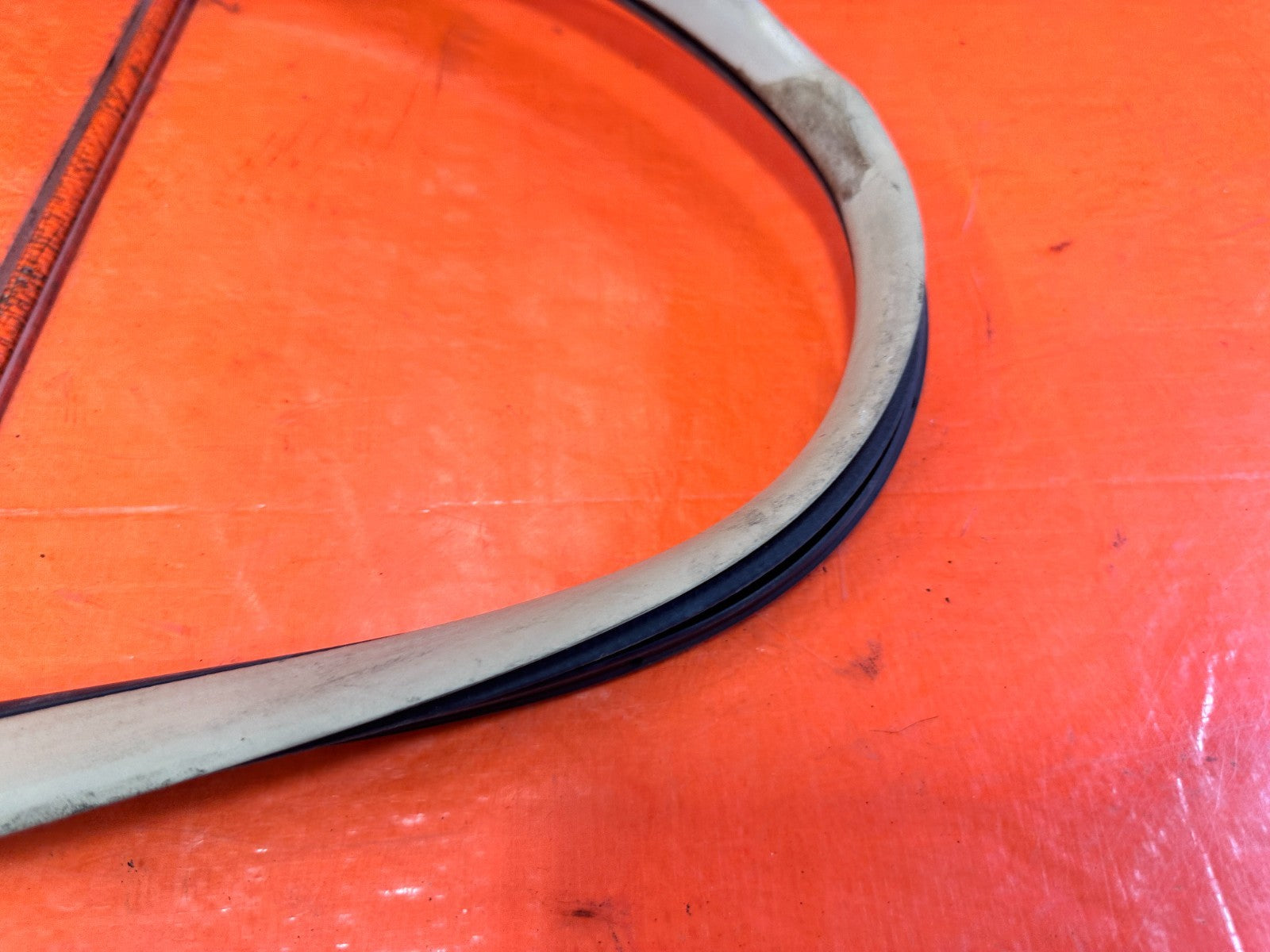 04 08 ACURA TSX   RIGHT REAR   DOOR TO CHASSIS WEATHER STRIP OPEN TRIM OEM #3042