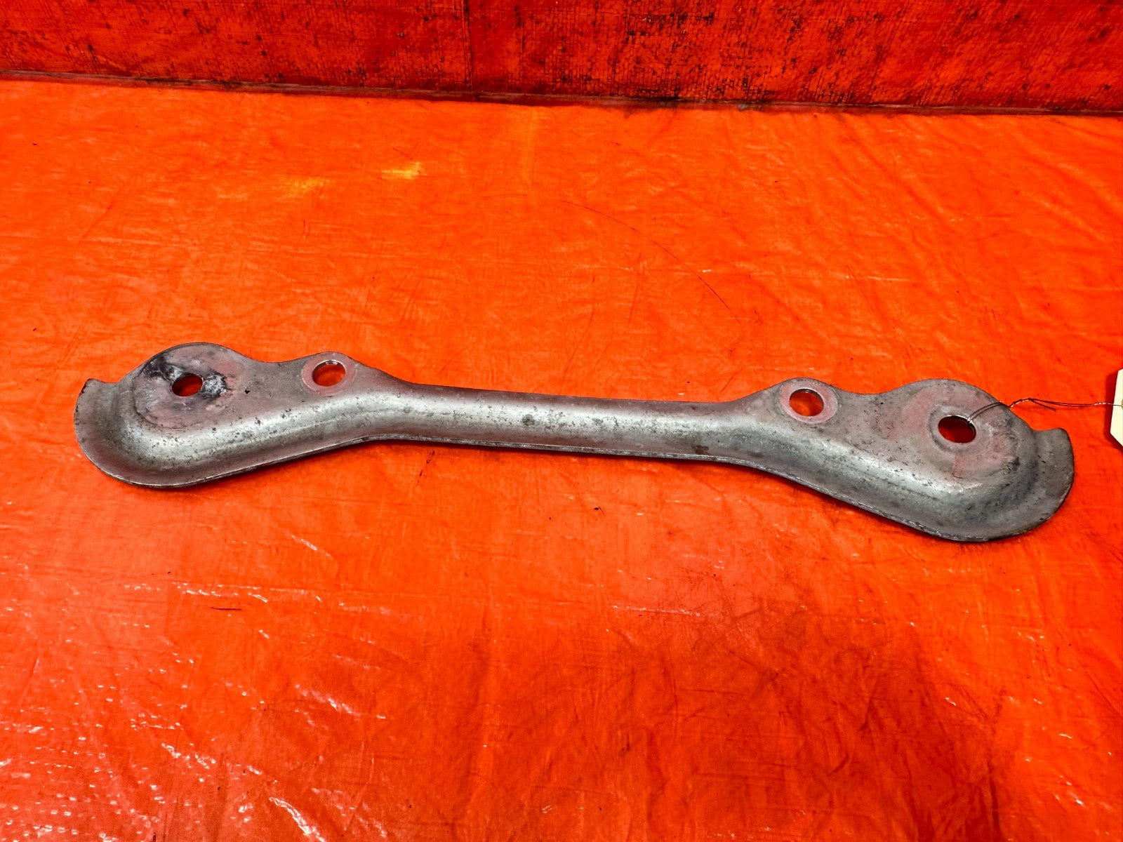 08 15 INFINITI G37 & Q60    2D COUPE   STREERING RACK MOUNTING BRACKET   OEM 3282