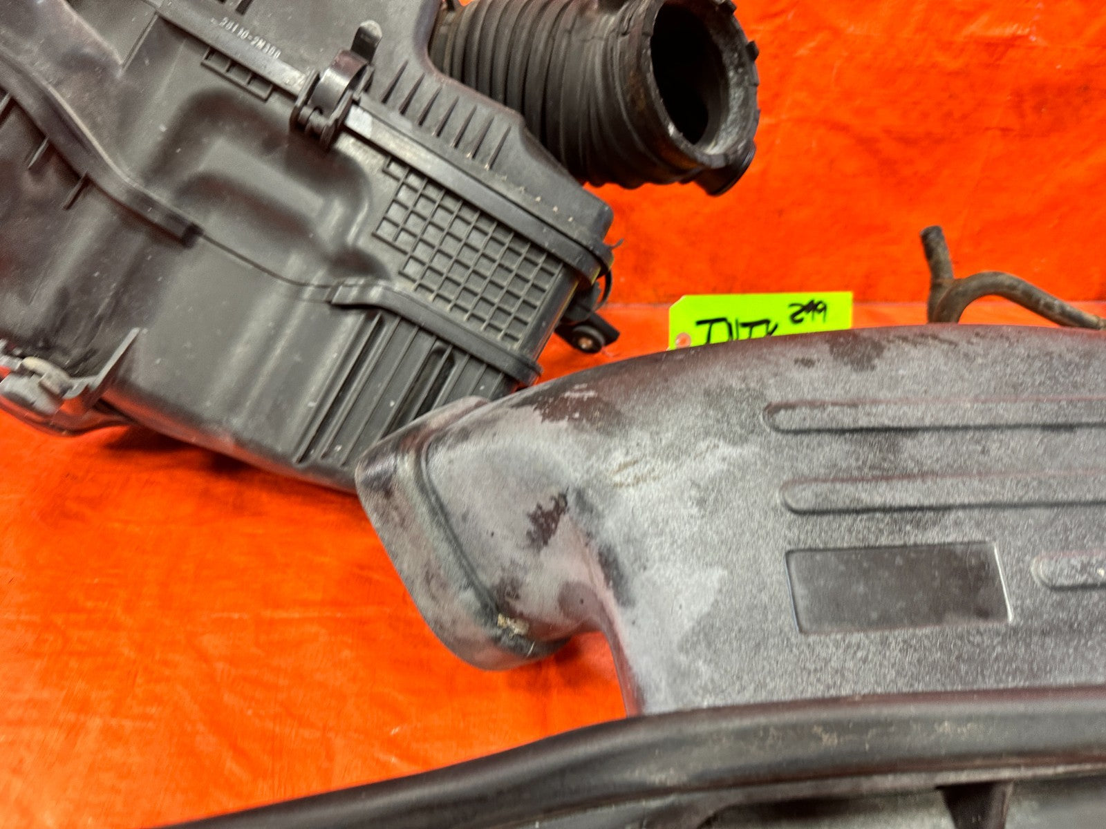 13 16 HYUNDAI GENESIS COUPE 3.8L   FACTORY INTAKE W/ ARM AIR BOX RESONATOR OEM4