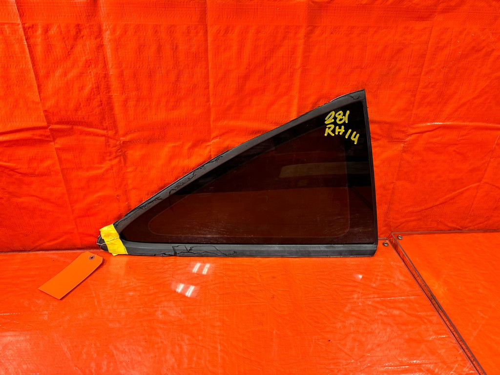 94 01 ACURA INTEGRA 2D MODEL   REAR QUARTER 1/4 GLASS   PASSENGER RIGHT OEM #2810