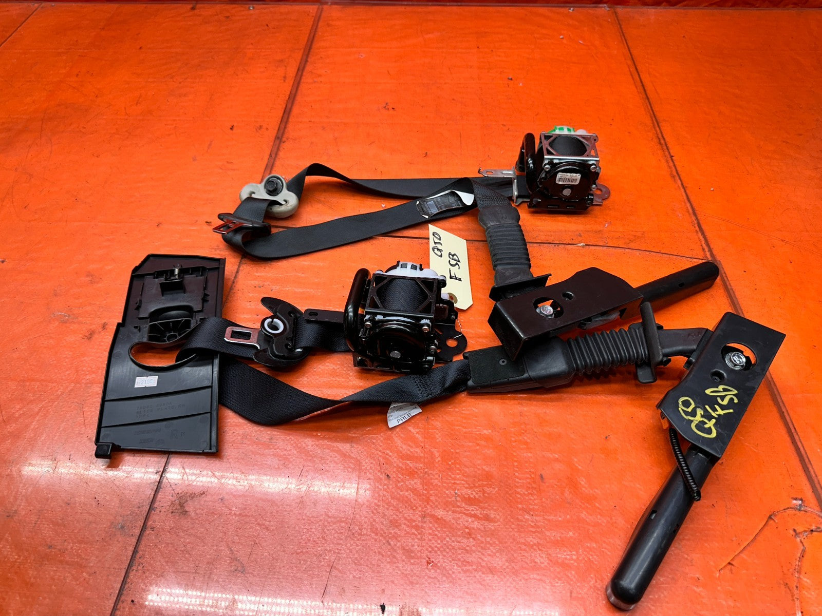 14-23 INFINITI Q50 LEFT & RIGHT FRONT SEAT BELTS SAFETY BELT BLACK OEM #Q504