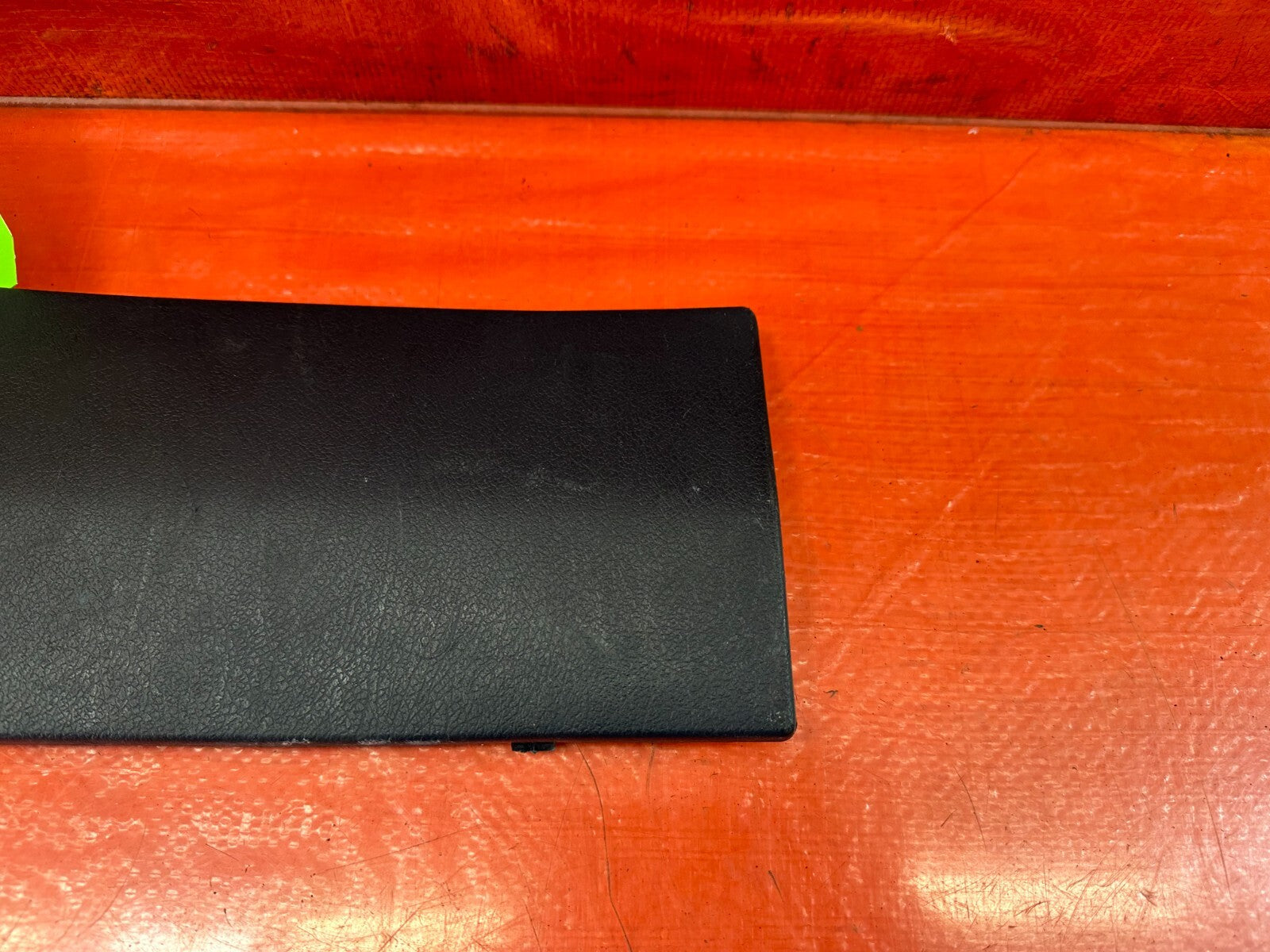 88 91 HONDA CRX DX HF   PASSENGER RIGHT TAIL LIGHT LAMP COVER TRIM   OEM #2431