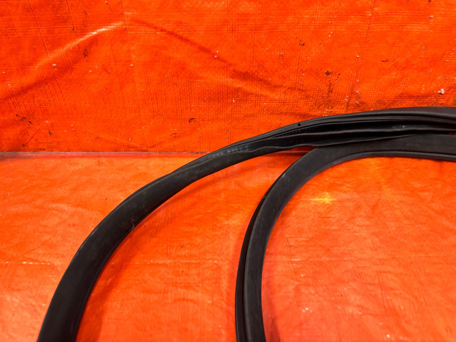09 14 ACURA TSX   PASSENGER RIGHT FRONT DOOR TO CHASSIS OPEN TRIM SEAL OEM 30511