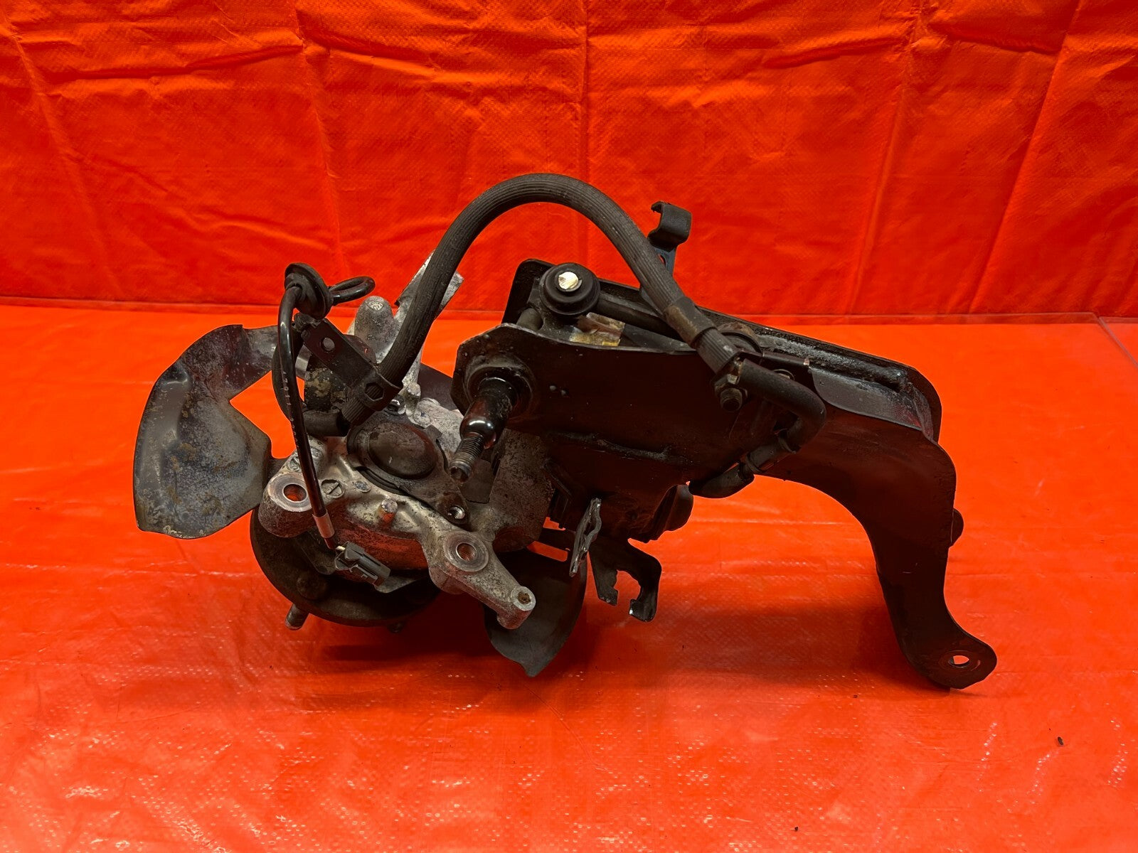 90 91 NISSAN 300ZX   DRIVER LEFT FRONT SPINDLE KNUCKLE HUB   W/ ABS WIRE OEM8