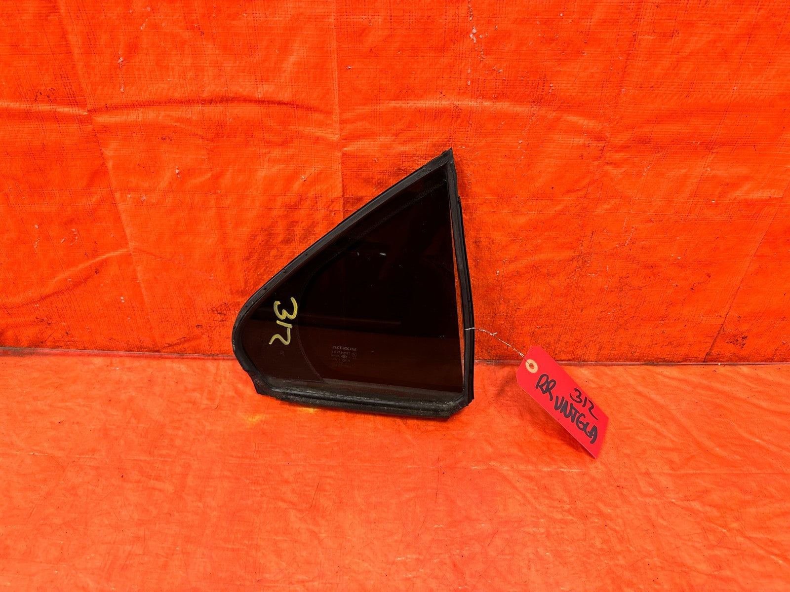 04 08 ACURA TSX   PASSENGER RIGHT REAR   DOOR VENT GLASS   OEM FACTORY #3120