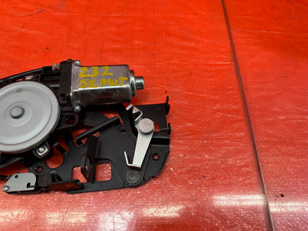 09 13 INFINITI G37 CONVERTIBLE   CNVERTIBLE TOP TRUNK LATCH MOTOR   OEM #2321