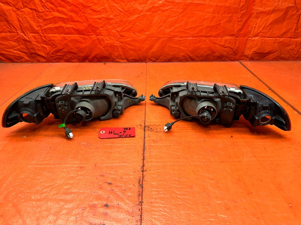 92 95 HONDA CIVIC 2D 3D   HEADLIGHTS LAMPS W/ CORNER LAMPS STANLEY   OEM #33310