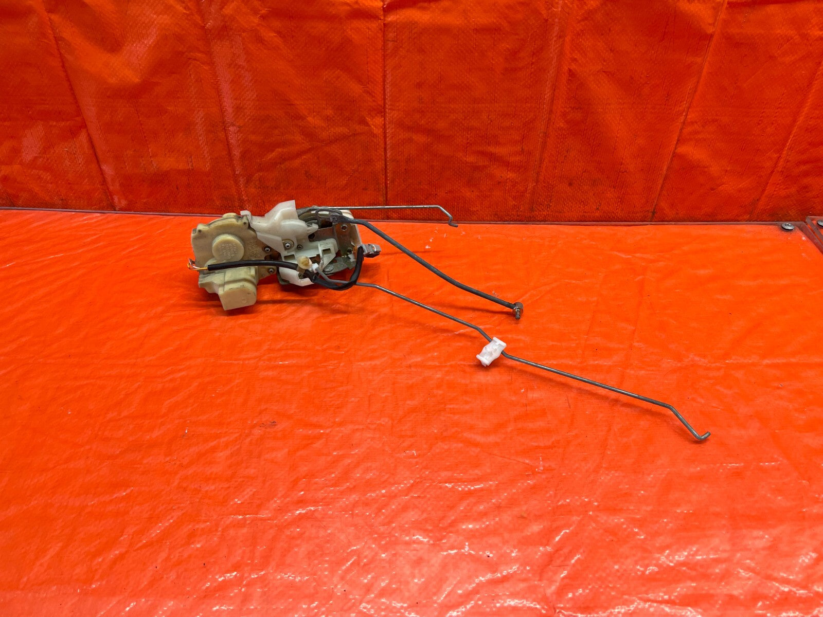 94 01 INTEGRA SEDAN   PASSENGER RIGHT FRONT DOOR LOCK ACTUATOR   OEM #1598