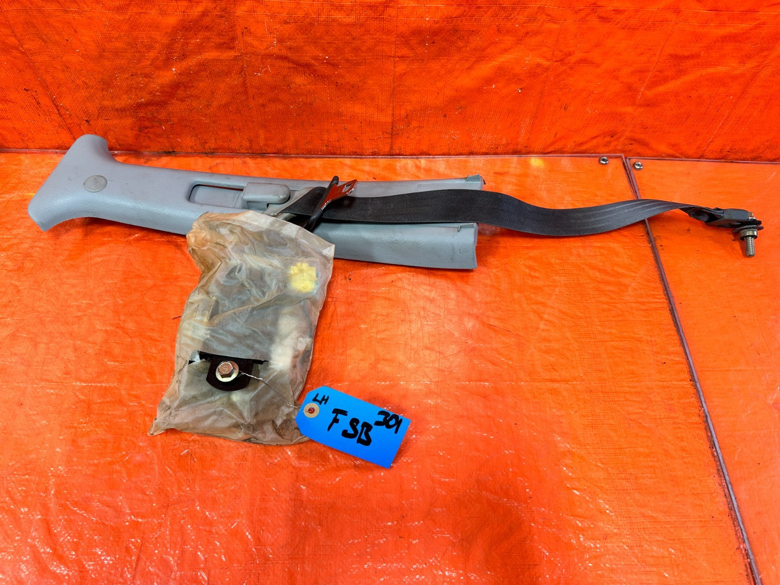 97 01 HONDA CR V CRV   FRONT SEAT BELT SET   LEFT & RIGHT SEAT BELTS   OEM #3016