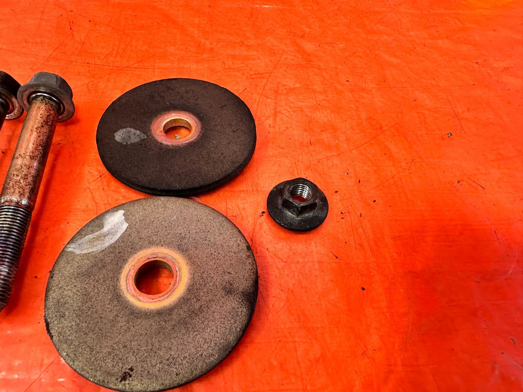 03 09 NISSAN 350Z   REAR DIFFERENTIAL BOLTS NUTS HARDWARE WASHERS   OEM #2626