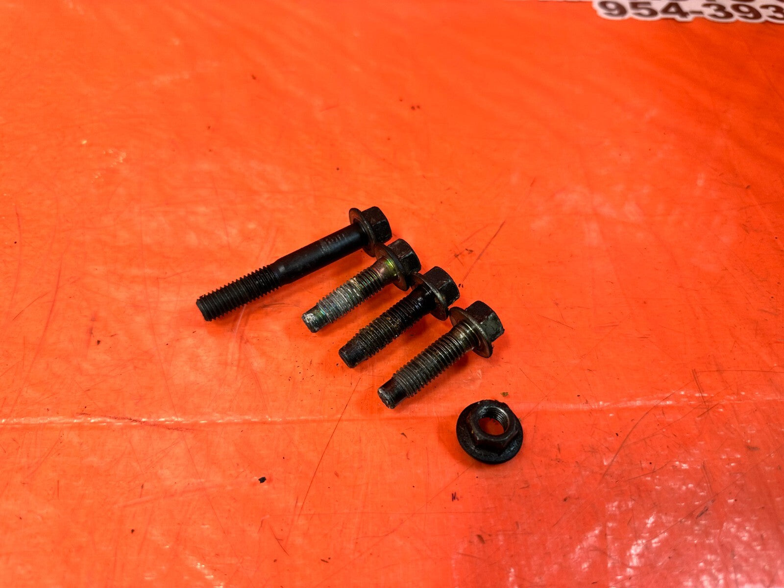03 09 NISSAN 350Z   VQ35DE   PASSENGER RIGHT ENGINE MOTOR MOUNT BOLTS OEM 2620