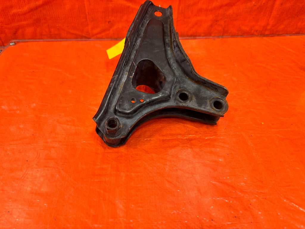 92/95 HONDA CIVIC D16 5 SPEED MANUAL STICK SHIFT REAR TRANSMISSION BRACKET SOHC2