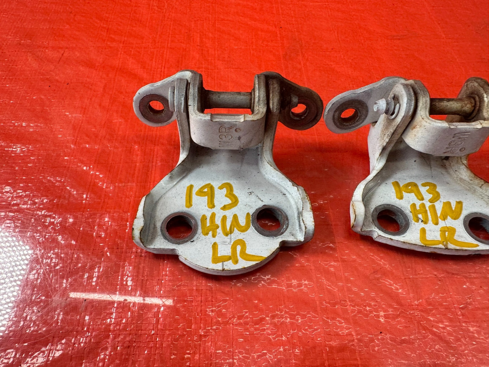 95 98 HONDA ODYSSEY DRIVER LEFT REAR UPPER & LOWER DOOR HINGES HINGE SET 1936
