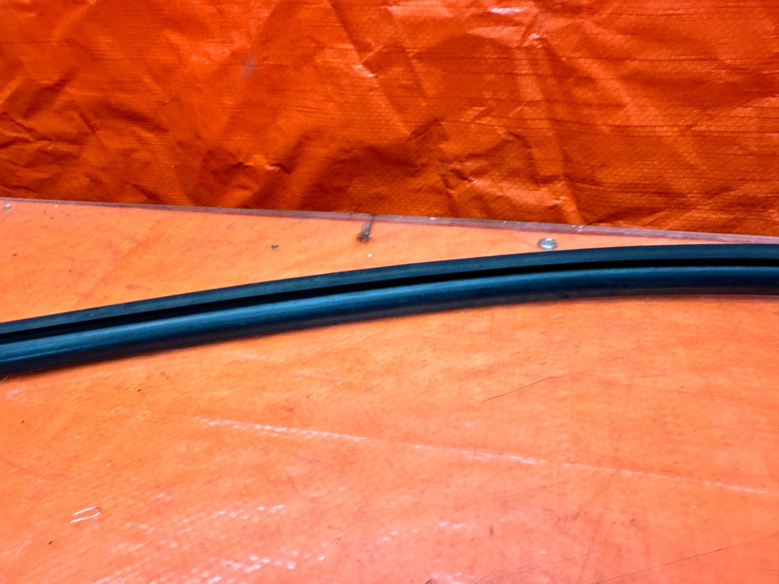 92 95 HONDA CIVIC 2D   PASSENGER RIGHT DOOR WINDOW RUN CHANNEL SEAL   OEM #3339