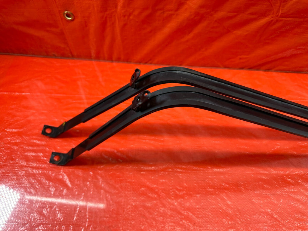 08 15 INFINITI G37 COUPE GAS GASOLINE FUEL TANK MOUNTING STRAPS BAND SET OEM 20715