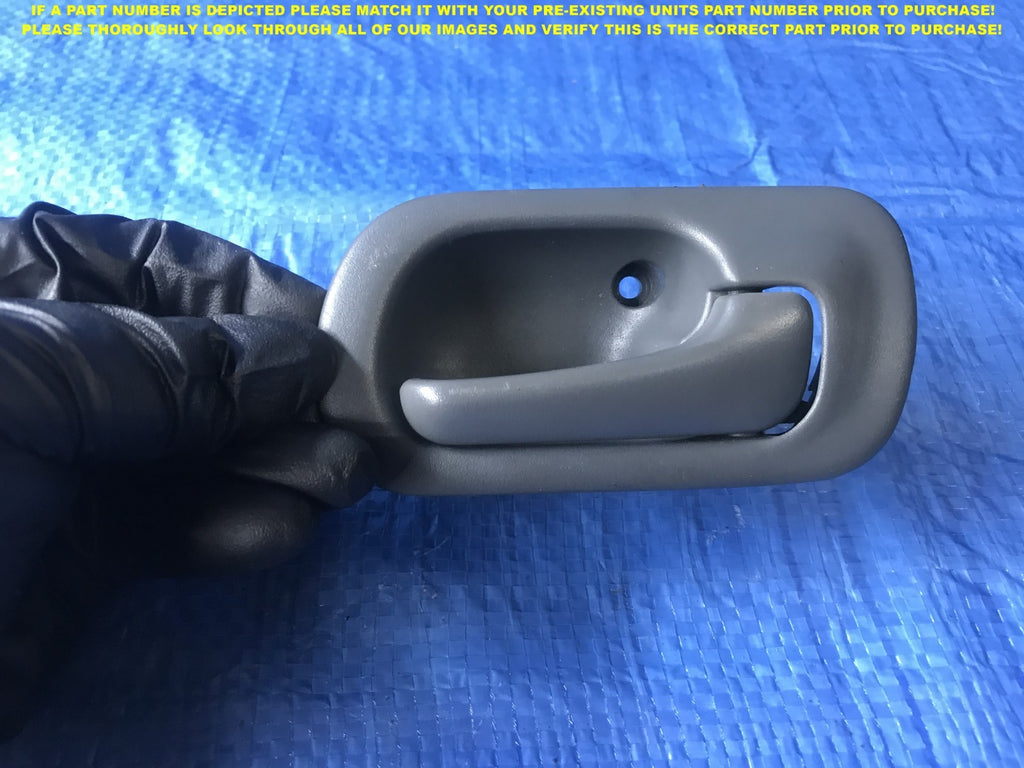 OEM 1999   2000 HONDA CIVIC 4 DOOR SEDAN PASSENGER FRONT INTERIOR DOOR HANDLE0