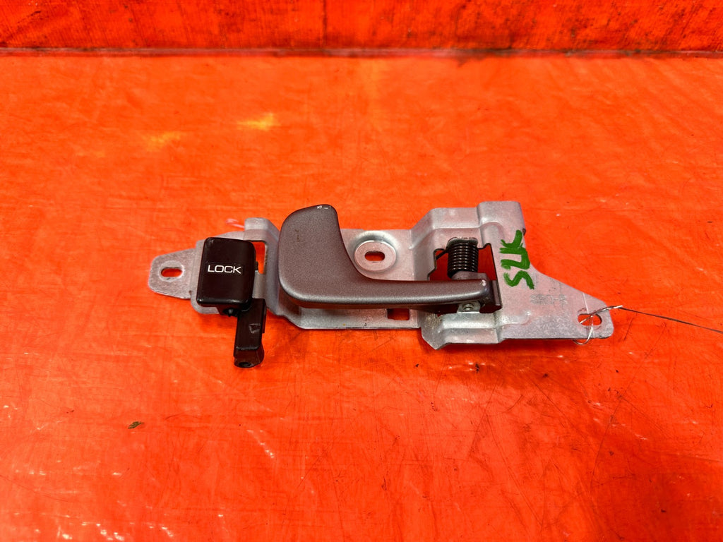 00 09 HONDA S2000   PASSENGER RIGHT   INTERIOR DOOR HANDLE   OEM #S2K1