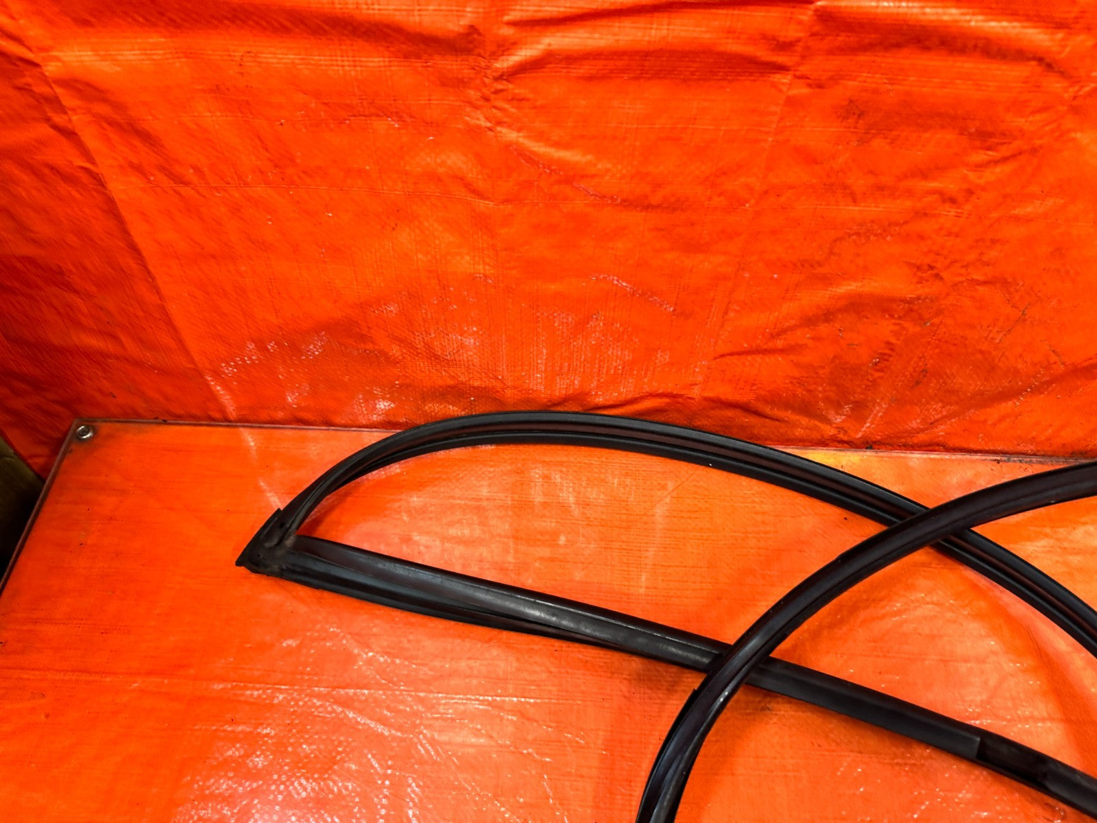92 95 HONDA CIVIC COUPE HATCH DRIVER LEFT WEATHER STRIP RUN CHANNEL OEM #3277
