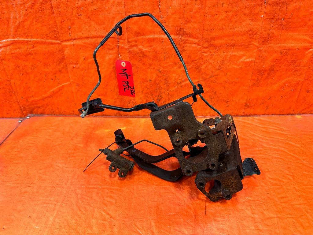 92 95 HONDA CIVIC   5 SPEED MANUAL PEDALS   BRAKE GAS CLUTCH   OEM #32712