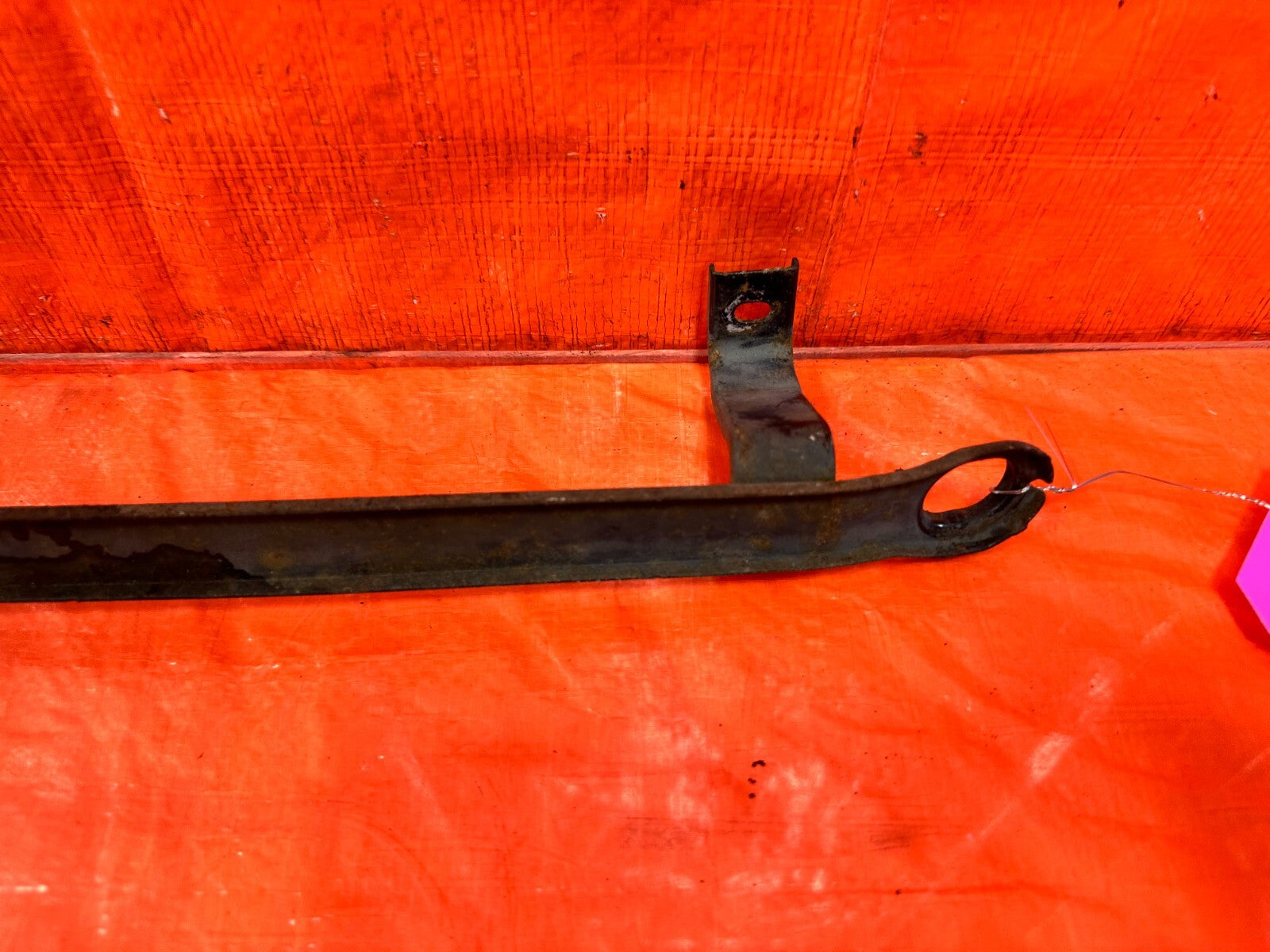 94 01 ACURA INTEGRA   AC CONDENSER ASSEMBLY MOUNTING BRACKET BAR MOUNT OEM #2846
