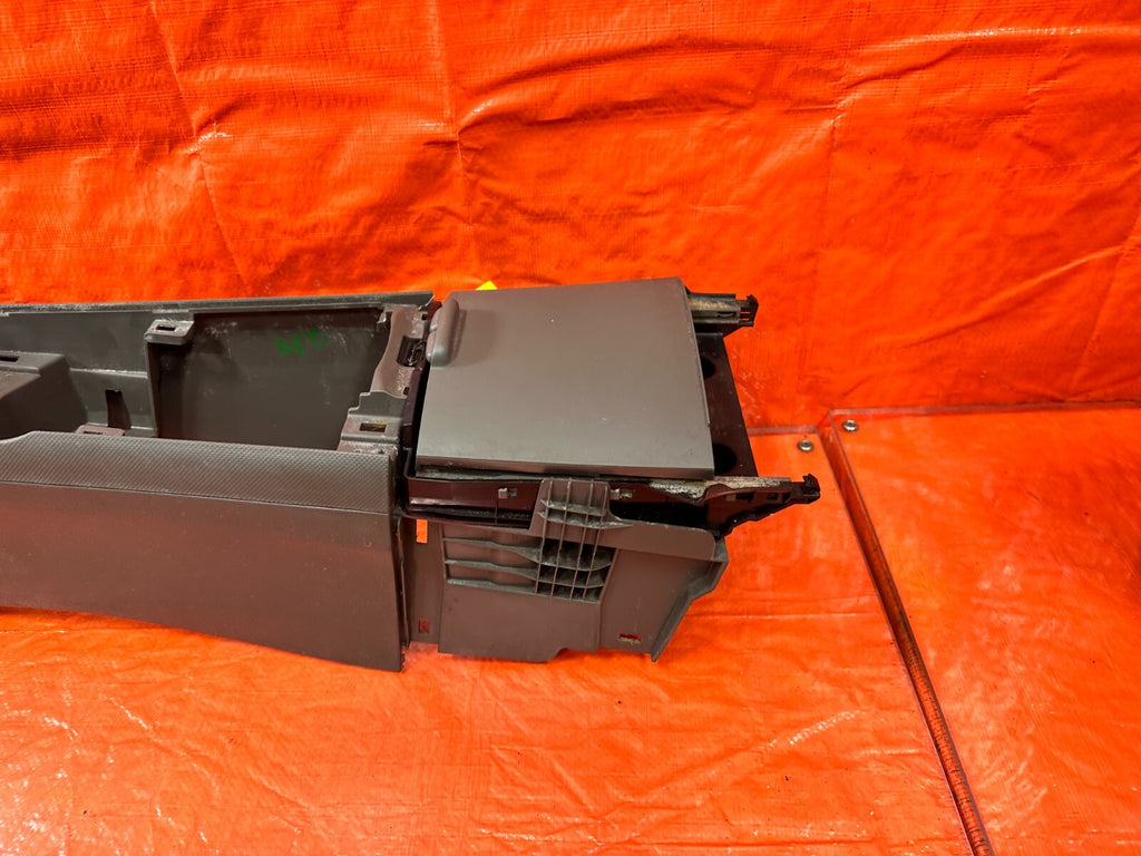 02 06 ACURA RSX   ARM REST CENTER CONSOLE ASSEMBLY   TAN IN COLOR   OEM #280 110