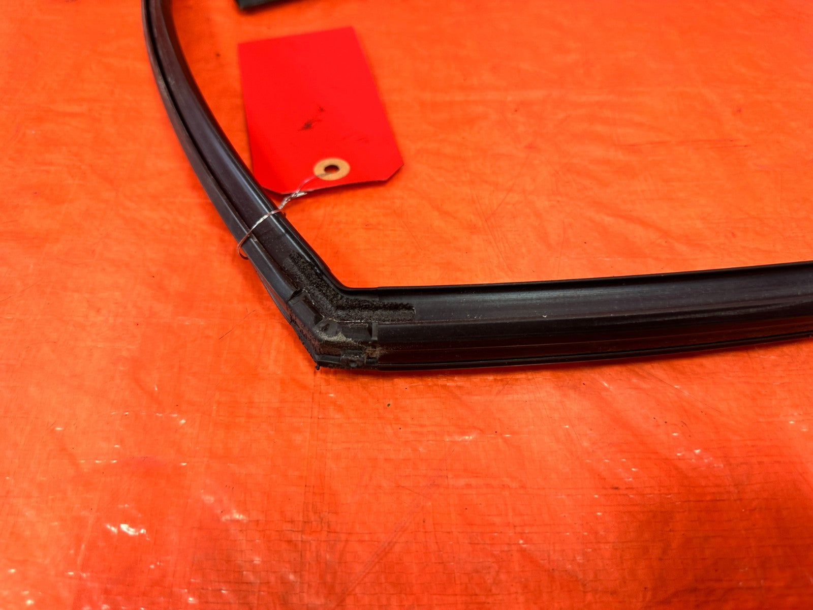 06 11 CIVIC 4D SEDAN   DRIVER LEFT FRONT WEATHER STRIP RUN CHANNEL OEM #3073