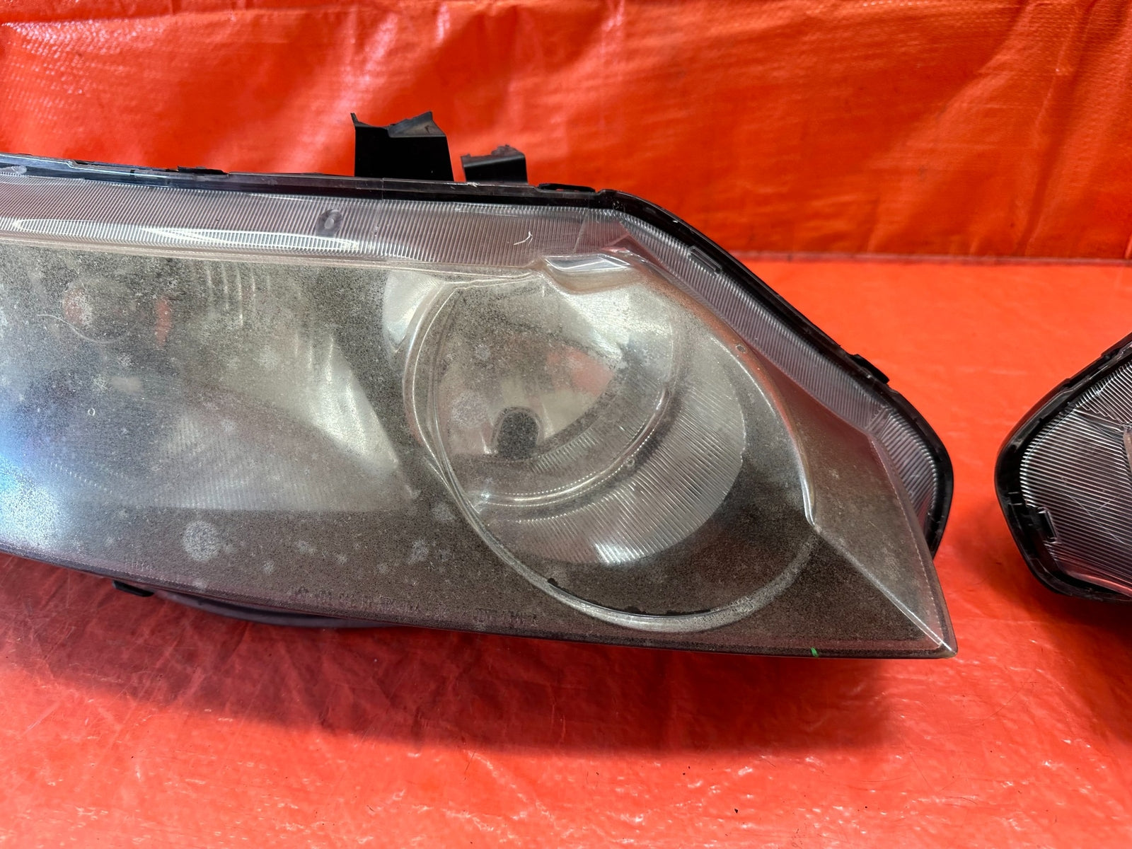 06 08 HONDA CIVIC SEDAN   LEFT & RIGHT AFTERMARKET BLACK HOUSING HEADLIGHTS #22012