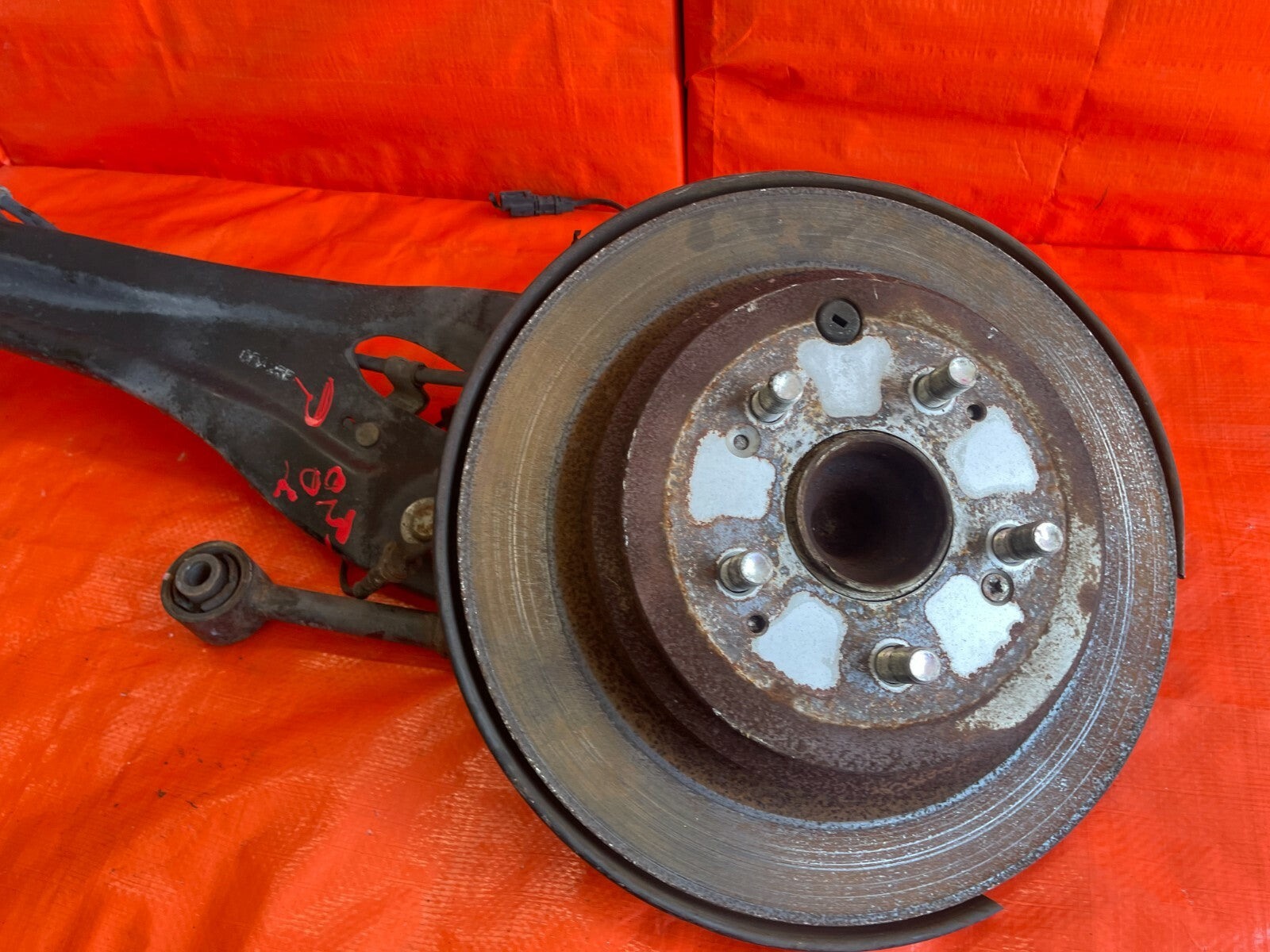 11 17 HONDA ODYSSEY   PASSENGER RIGHT REAR   SPINDLE KNUCKLE HUB W/ CONTROL ARM4