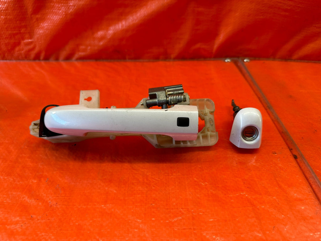 14 16 HYUNDAI GENESIS COUPE   LEFT EXTERIOR DOOR HANDLE   W/ SMART KEY   OEM 2190