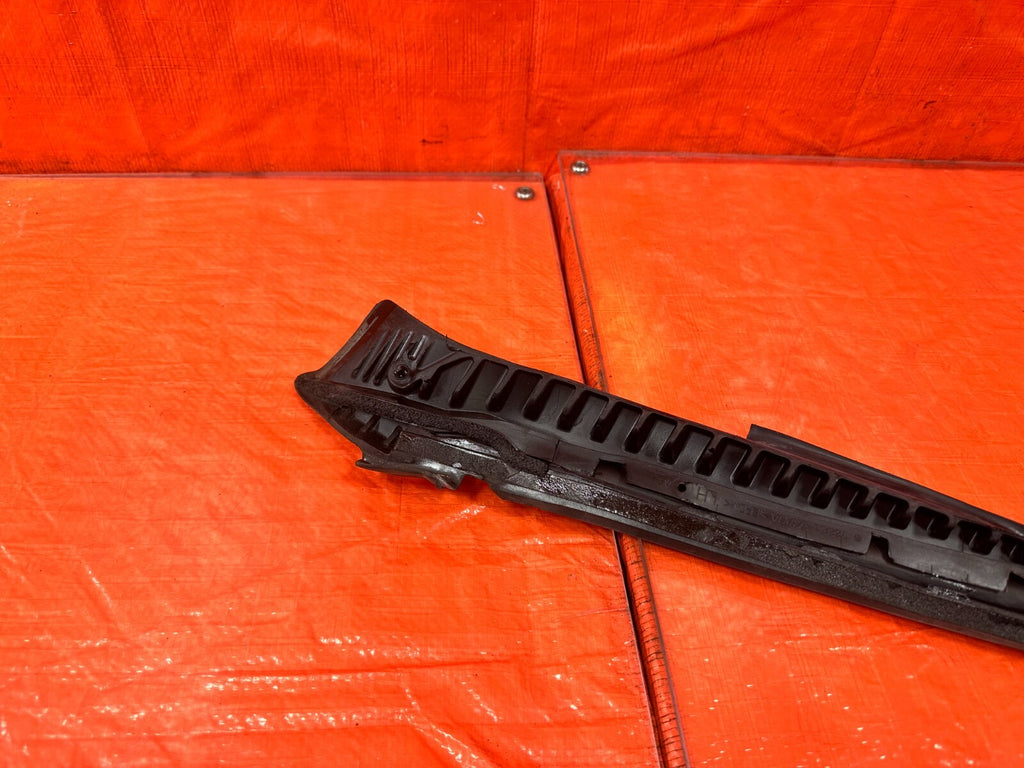 17 20 INFINITI Q60   DRIVER LEFT UPPER DOOR TO CHASSIS WEATHER STRIP SEAL OEM 898