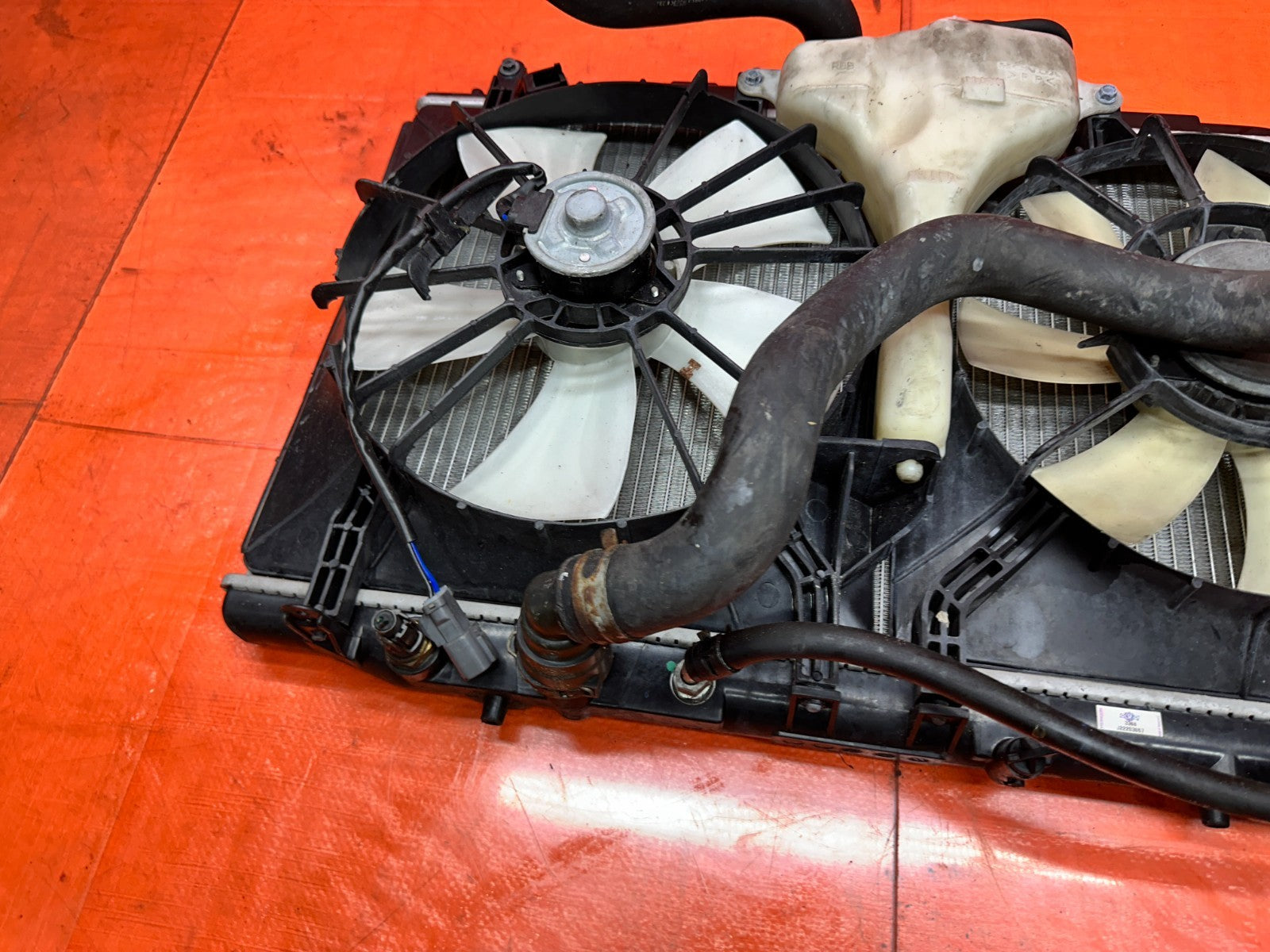 04-05 ACURA TSX 2.4L RADIATOR DUAL COOLING FANS TANK HOSES SET OEM #33810
