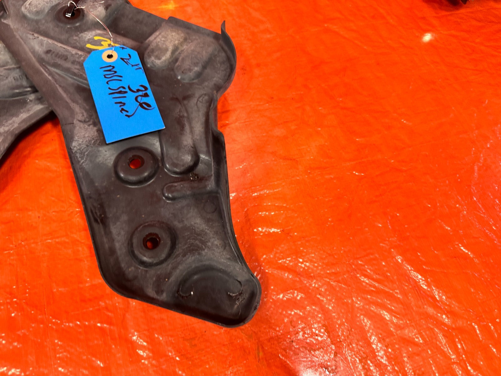 08 15 INFINITI G37 & Q60 COUPE LEFT AND RIGHT REAR SUBFRAME BRACKET DUST SHIELDS5