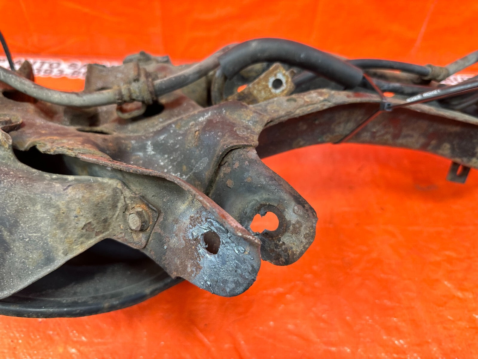 94 01 ACURA INTEGRA   PASSENGER RIGHT REAR TRAILING ARM WITH CALIPER ROTOR CABLE20