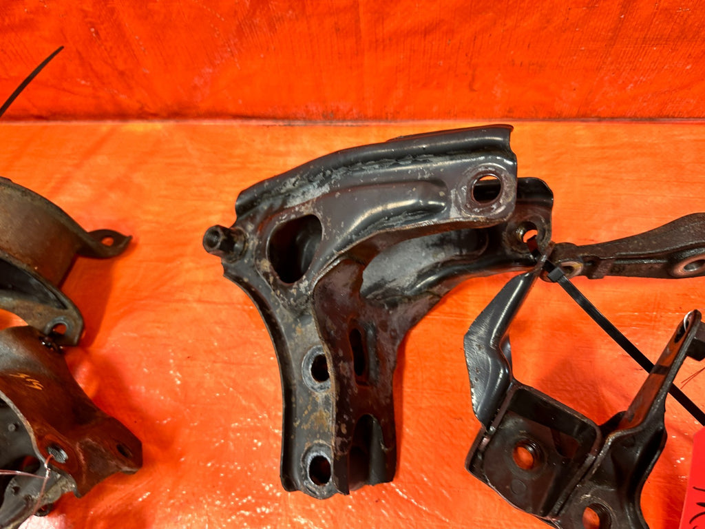 96 00 HONDA CIVIC   D16Y7 D16Y8 AUTOMATIC ONLY   ENGINE MOUNTS AND BRACKETS OEM4