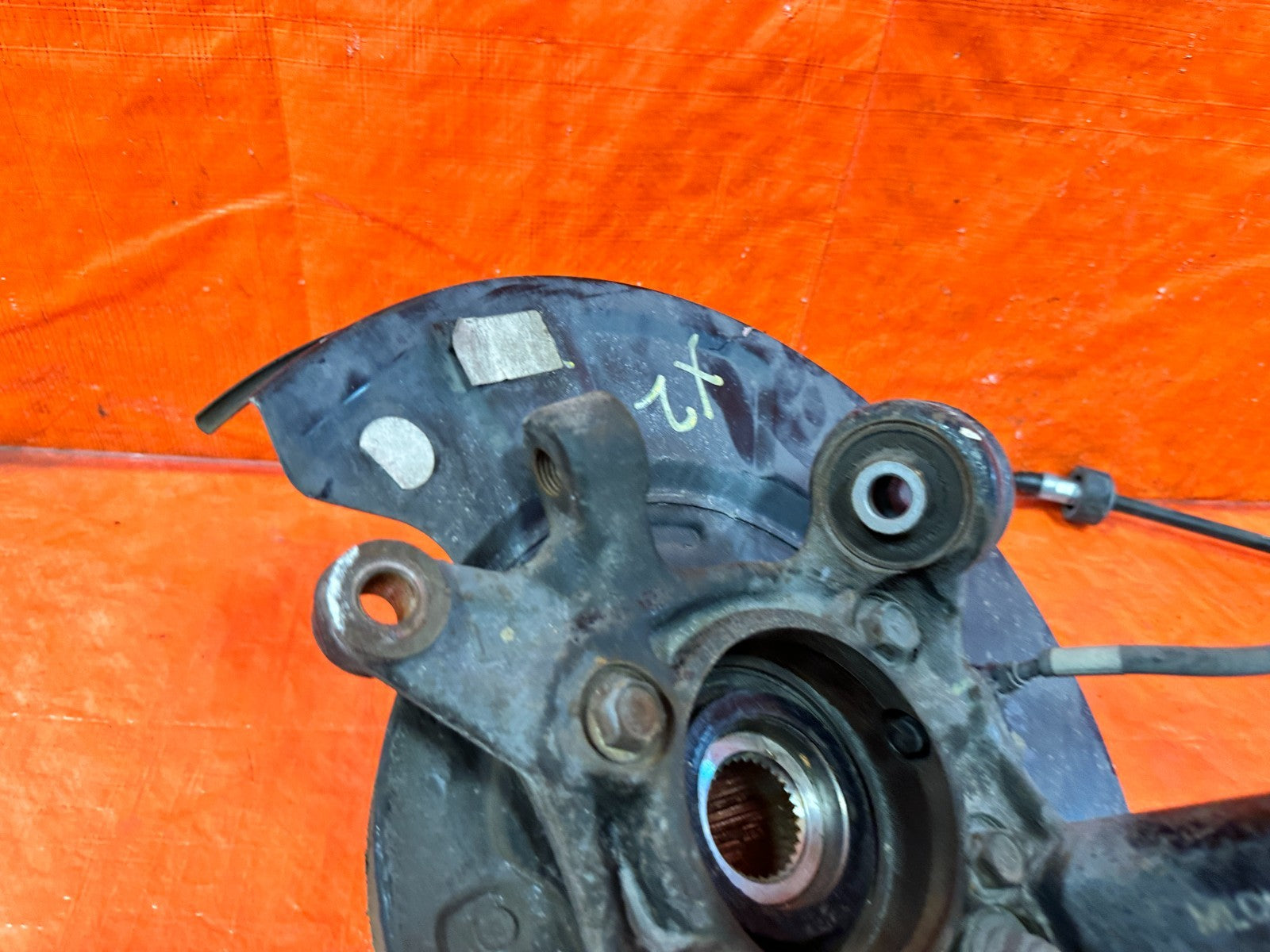 10 16 HYUNDAI GENESIS COUPE   DRIVER LEFT REAR SPINDLE KNUCKLE HUB OEM #30213