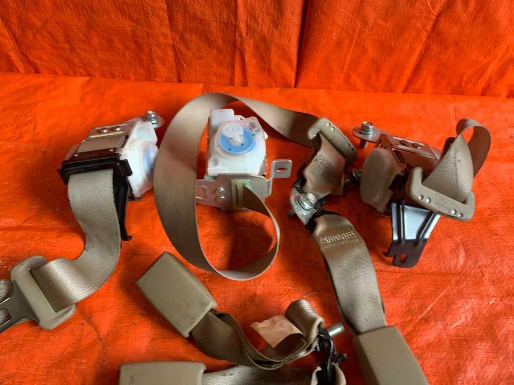 OEM 2006 06 HONDA ACCORD LX SEDAN   REAR SEAT BELT SET   LEFT CENTER RIGHT TAN5