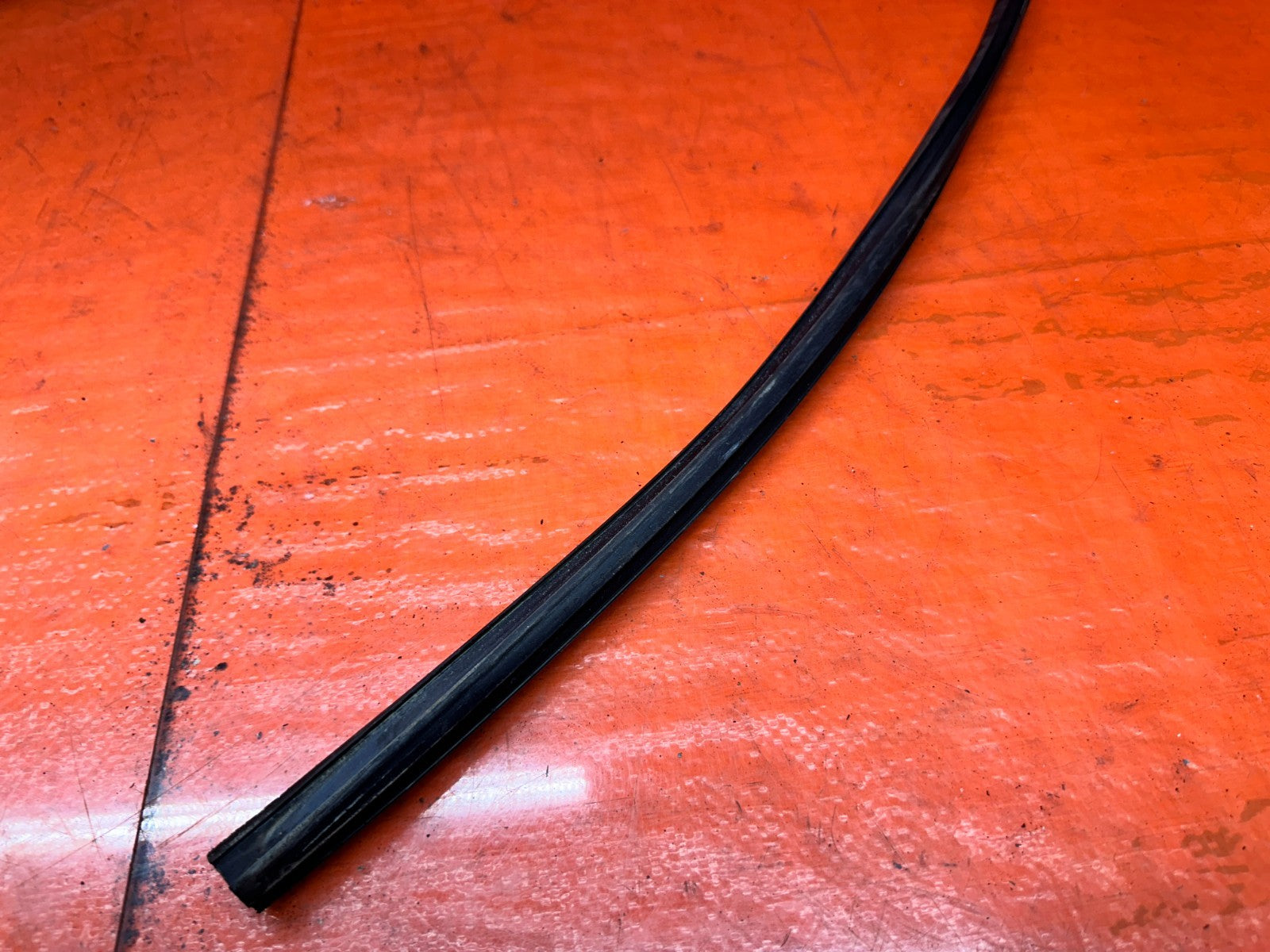 92 96 HONDA PRELUDE LEFT DRIVER WINDOW RUN CHANNEL OEM #3328