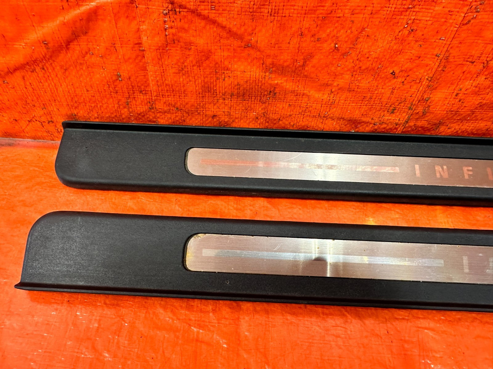 09 15 INFINITI G37 CONVERTIBLE LEFT AND RIGHT FLOOR PILLARS SCUFF PLATE SET 3296