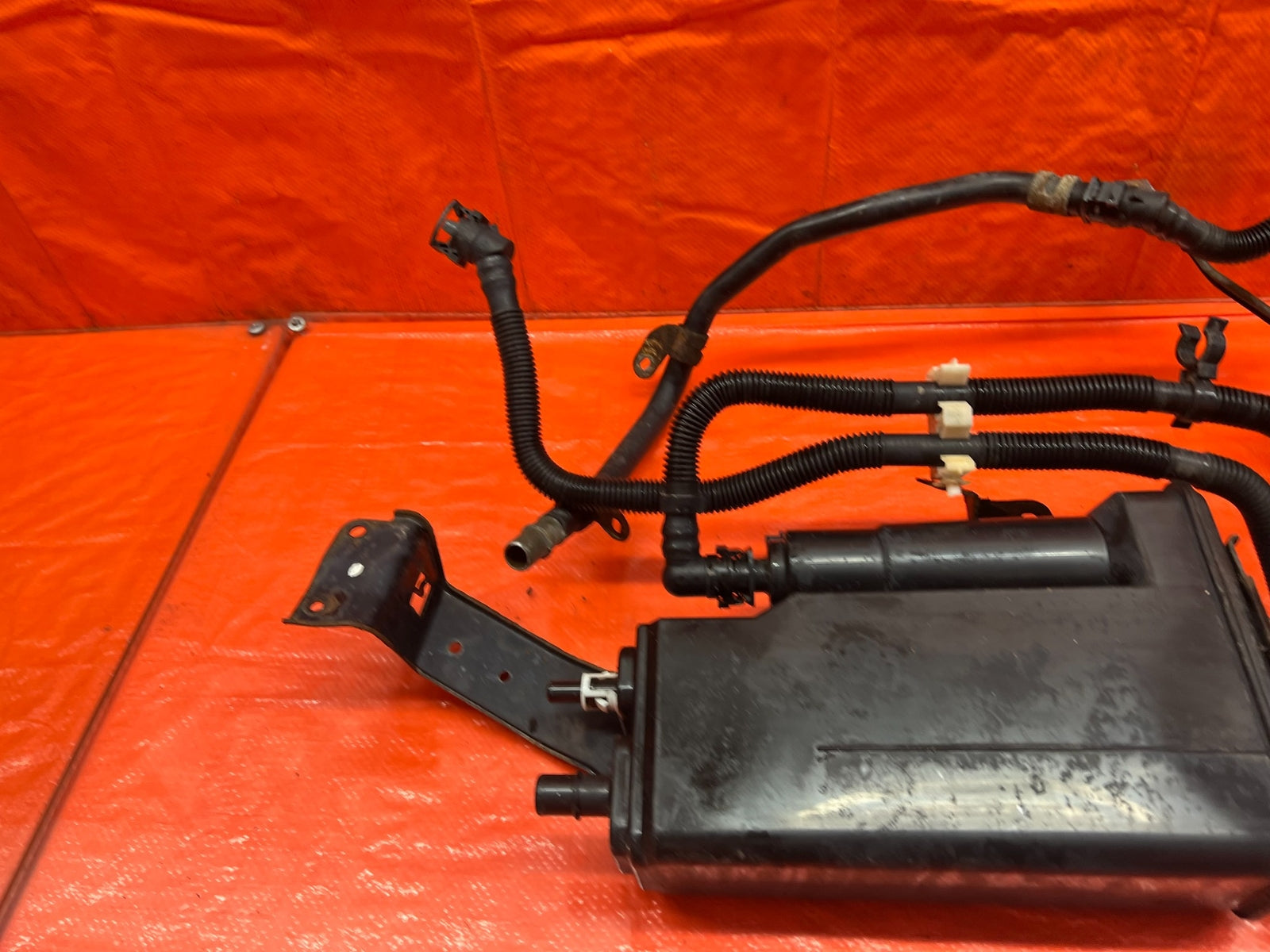 15 21 SUBARU WRX & STI   EJ257 FUEL VAPOR CHARCOAL EVAP TANK CANISTER   OEM #1708