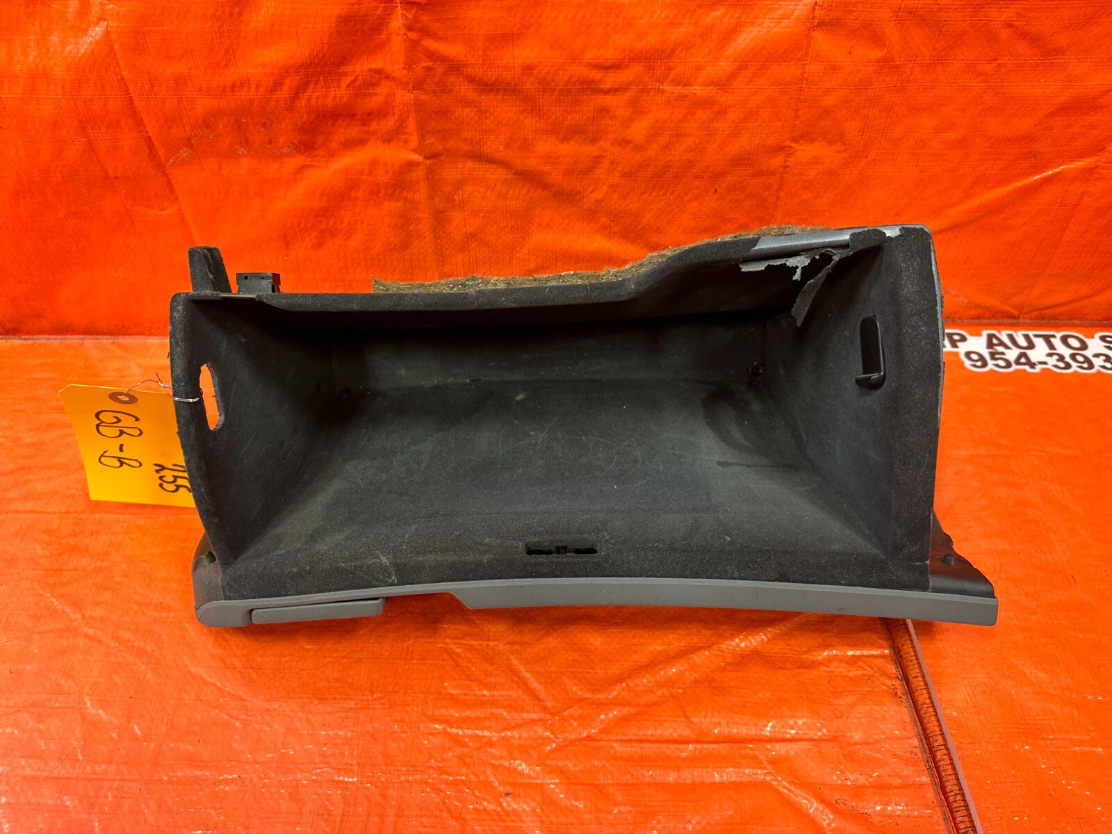 04 05 ACURA TSX   GLOVE BOX ASSEMBLY   GRAY COLOR   OEM #2558