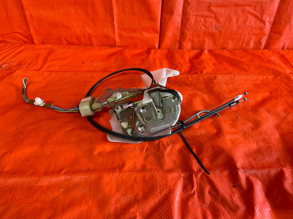 00 05 TOYOTA CELICA   PASSENGER RIGHT DOOR LOCK ACTUATOR   100% COMPLETE   OEM0