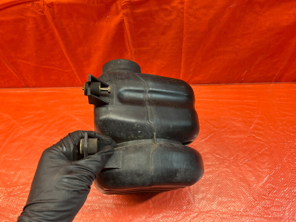 90 93 ACURA INTEGRA   INTAKE RESONATOR CHAMBER AIR BOX   OEM FACTORY #1548